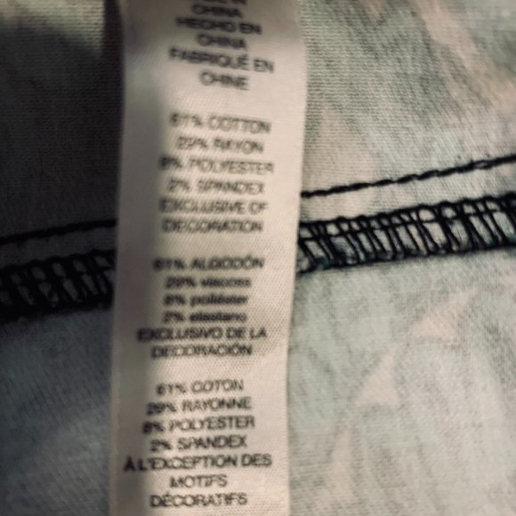 Paisley Jeggings by Chico's in Black, Gold and Green - Size 2 - Picture 6 of 7